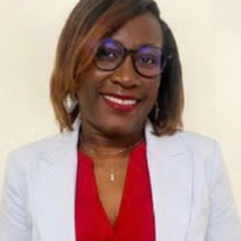 Laure MBEMBA, Trésorière