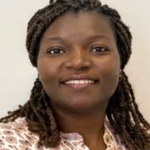 Nelly OBAMBI, Secrétaire
